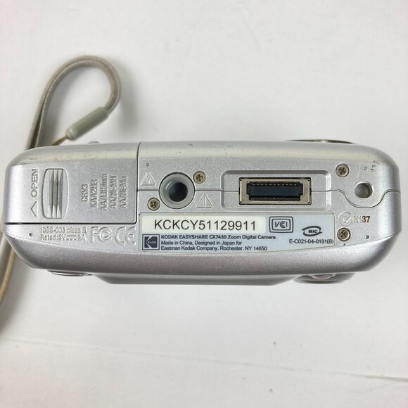Kodak Easy to Share CX7430 Digital Camera Untested Parts Only - Picture 6 of 6